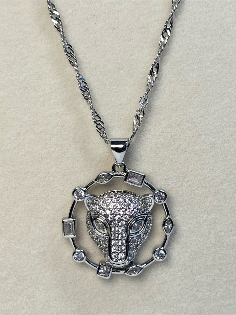 18k white gold-plated panther pendant necklace - Picture 3 of 7